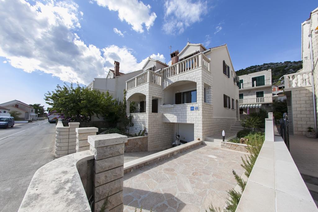 Apartments Benika Бол Екстериор снимка