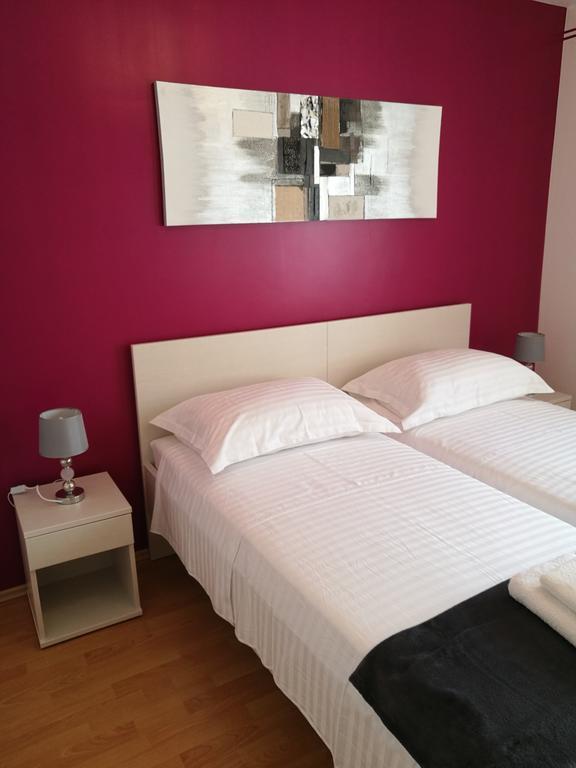 Apartments Benika Бол Екстериор снимка