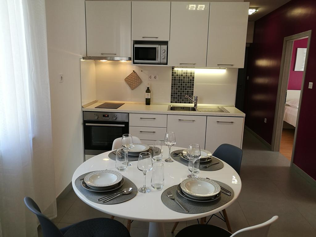 Apartments Benika Бол Екстериор снимка