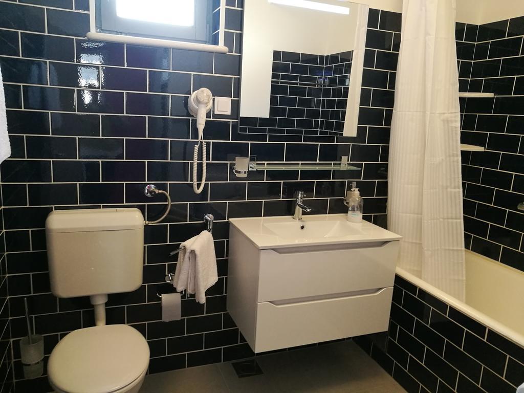 Apartments Benika Бол Екстериор снимка