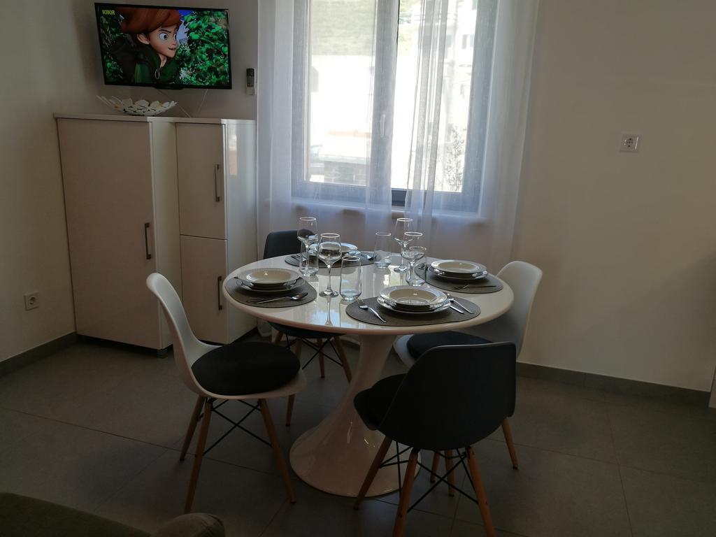 Apartments Benika Бол Екстериор снимка