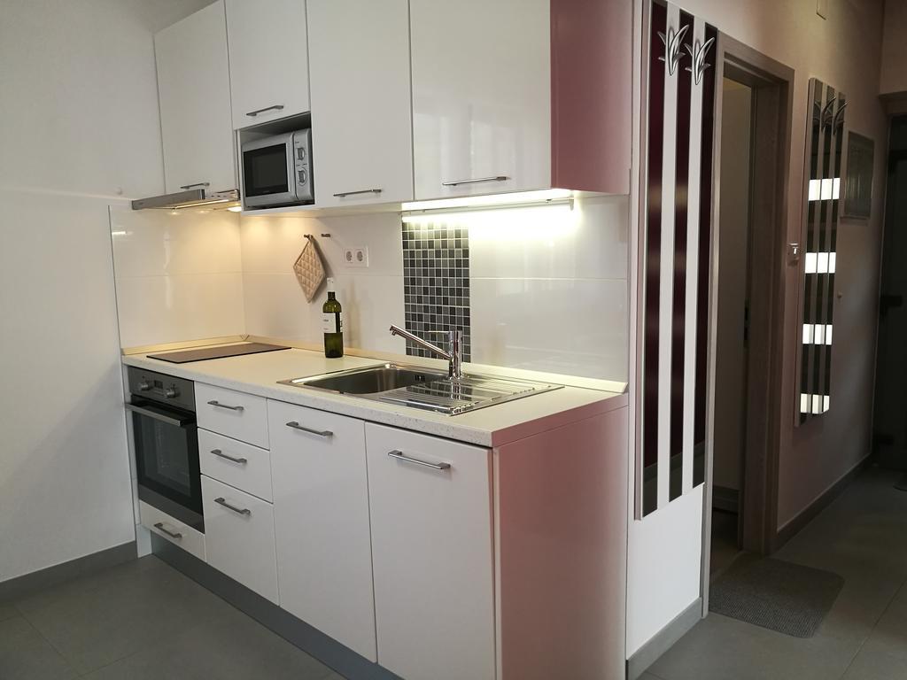 Apartments Benika Бол Екстериор снимка
