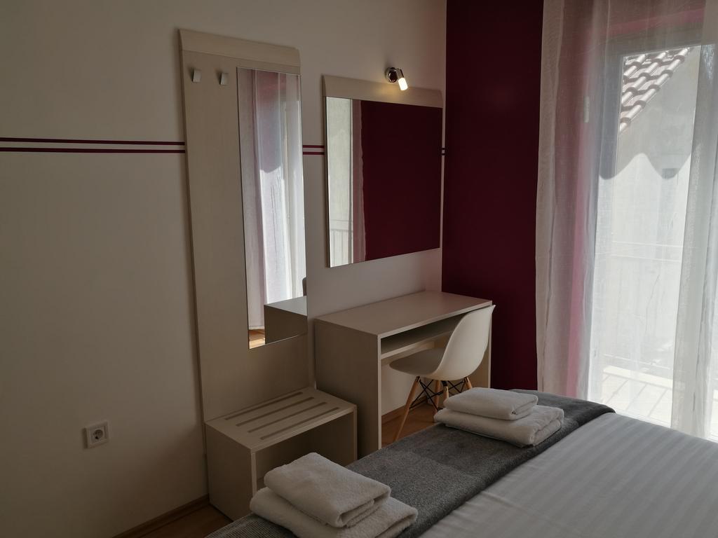Apartments Benika Бол Екстериор снимка